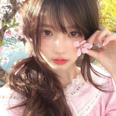 穿越后，我攻略了三个大佬